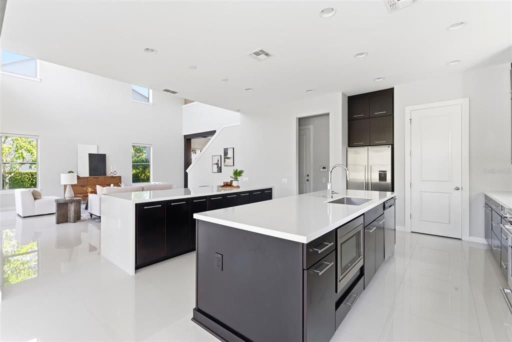 Active With Contract: $860,000 (4 beds, 3 baths, 2992 Square Feet)