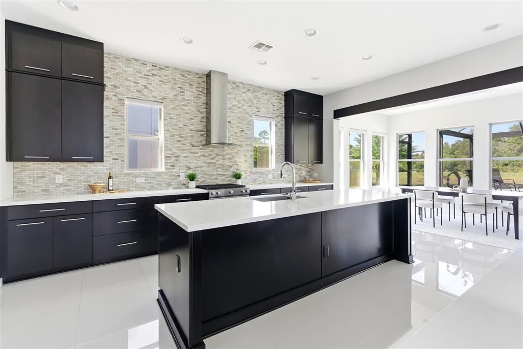 Active With Contract: $860,000 (4 beds, 3 baths, 2992 Square Feet)