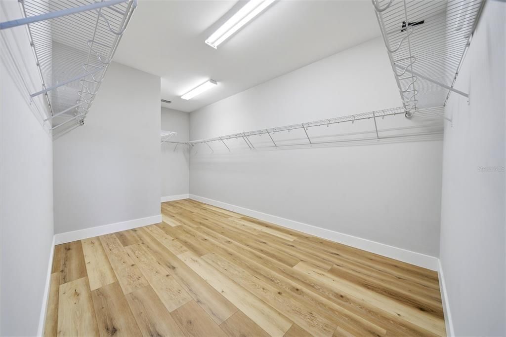 Active With Contract: $860,000 (4 beds, 3 baths, 2992 Square Feet)