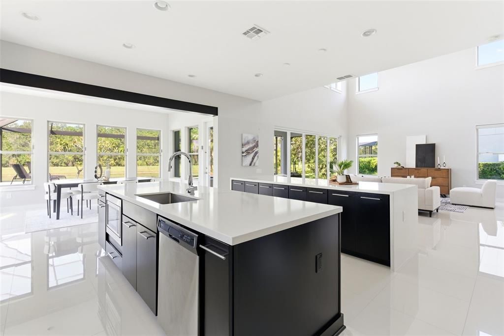 Active With Contract: $860,000 (4 beds, 3 baths, 2992 Square Feet)