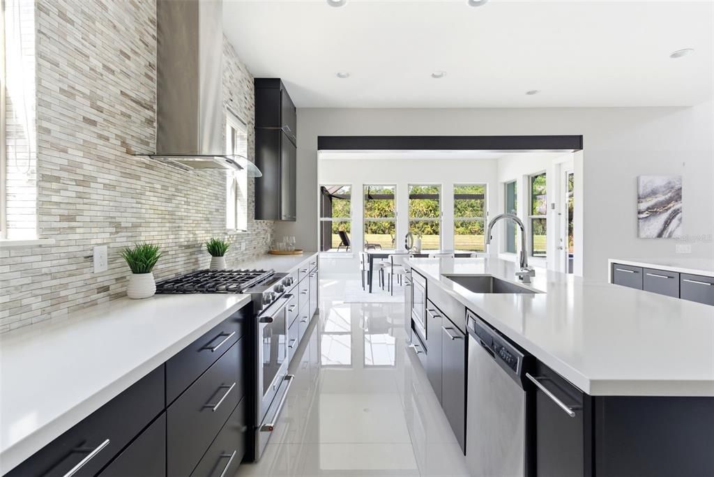 Active With Contract: $860,000 (4 beds, 3 baths, 2992 Square Feet)