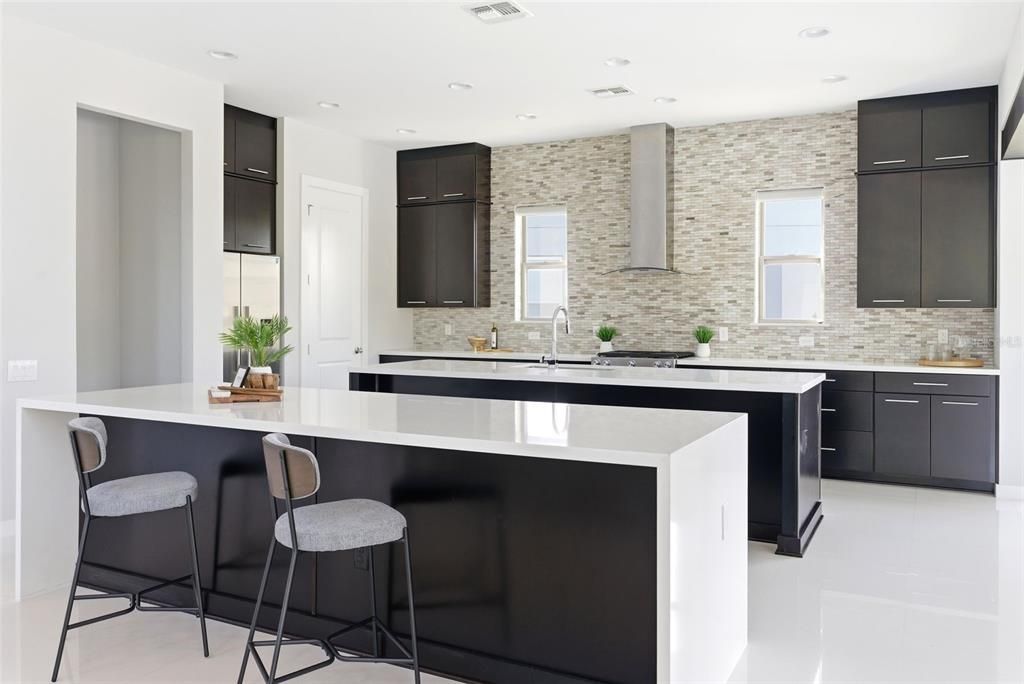 Active With Contract: $860,000 (4 beds, 3 baths, 2992 Square Feet)