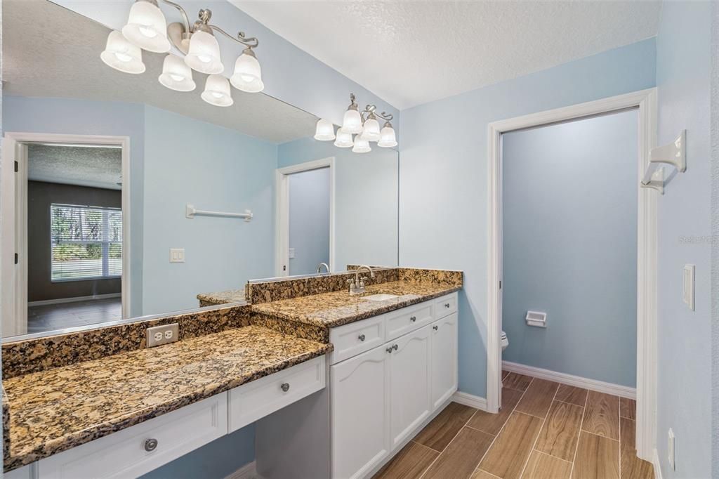 待售: $717,500 (4 贝兹, 2 浴室, 2588 平方英尺)