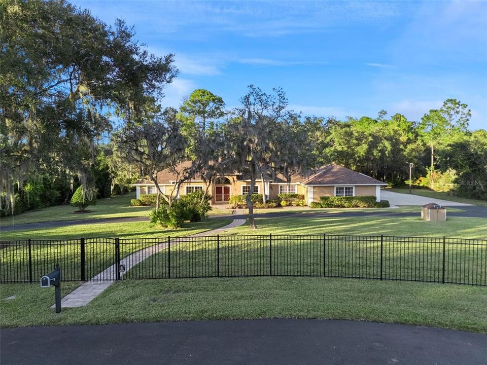 待售: $717,500 (4 贝兹, 2 浴室, 2588 平方英尺)