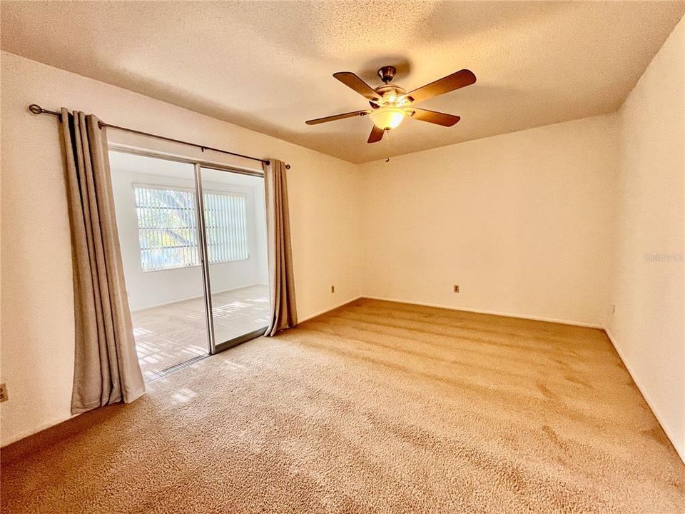 For Sale: $94,900 (1 beds, 1 baths, 825 Square Feet)