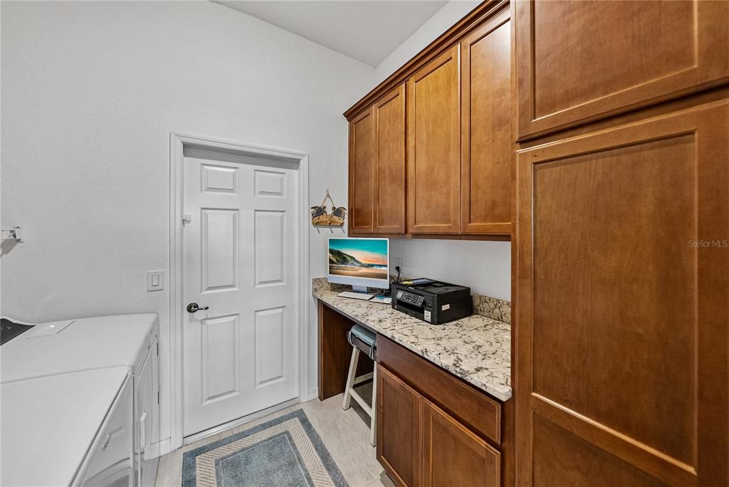 На продажу: $469,000 (3 спален, 2 ванн, 2045 Квадратных фут)