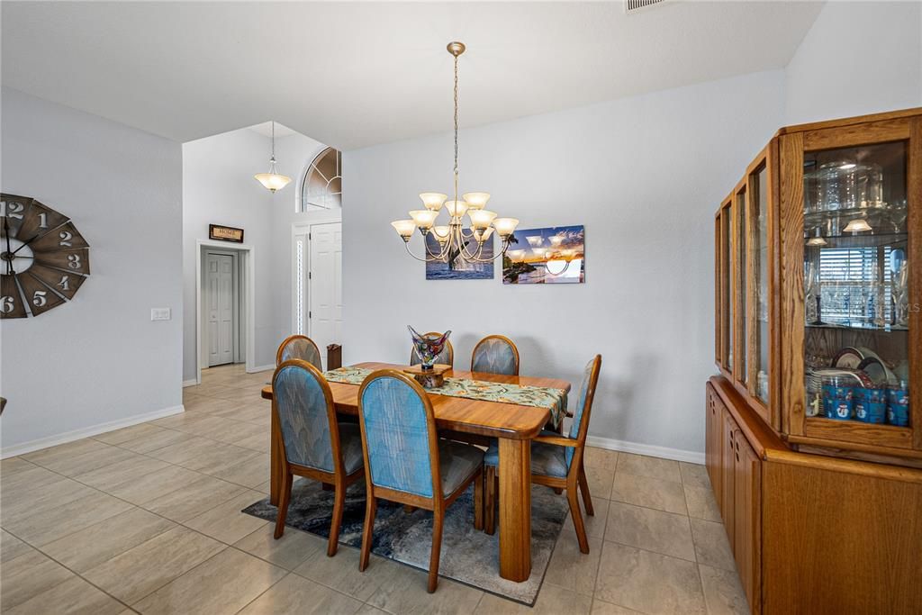 На продажу: $469,000 (3 спален, 2 ванн, 2045 Квадратных фут)