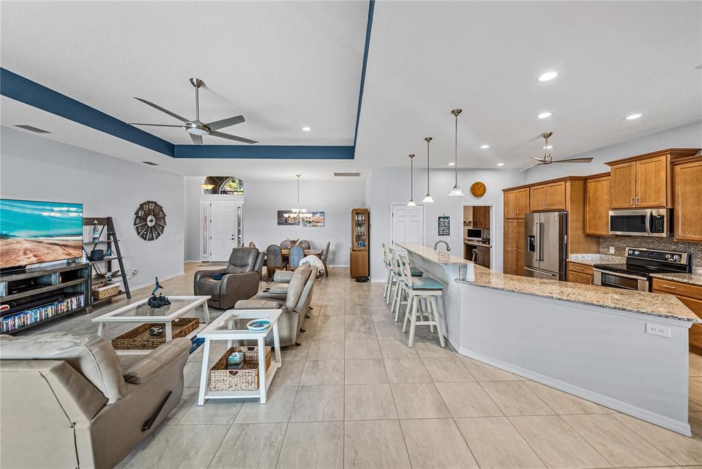 На продажу: $469,000 (3 спален, 2 ванн, 2045 Квадратных фут)