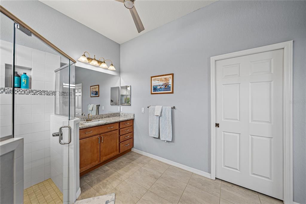 На продажу: $469,000 (3 спален, 2 ванн, 2045 Квадратных фут)