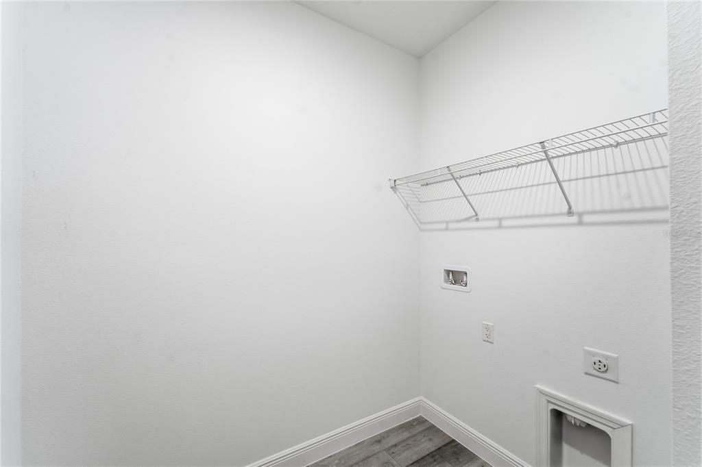 待售: $299,900 (4 贝兹, 2 浴室, 1774 平方英尺)