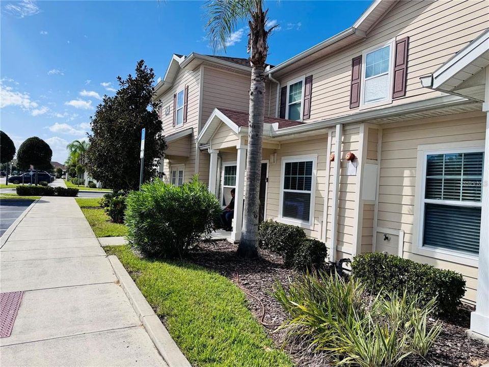 For Rent: $1,800 (3 beds, 2 baths, 1300 Square Feet)