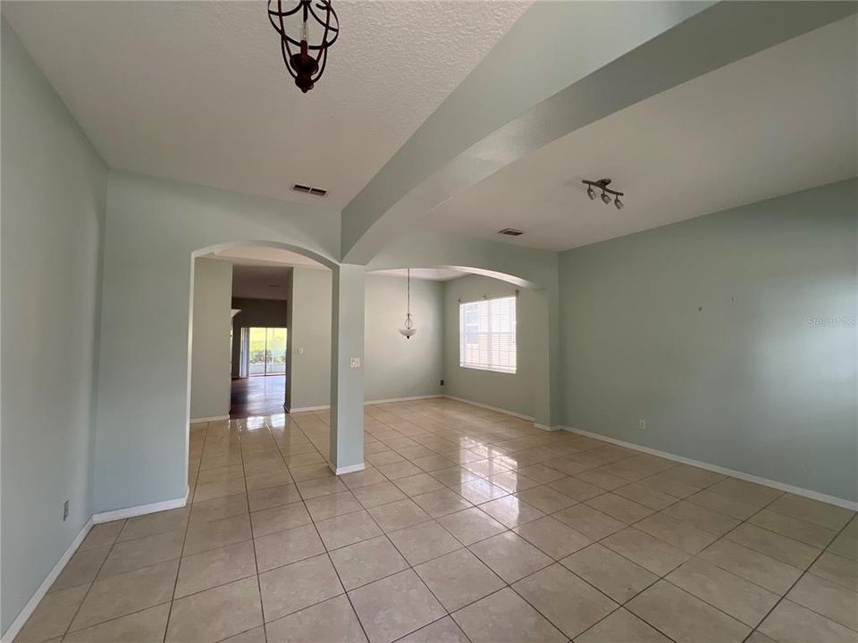For Sale: $259,000 (3 beds, 2 baths, 1898 Square Feet)