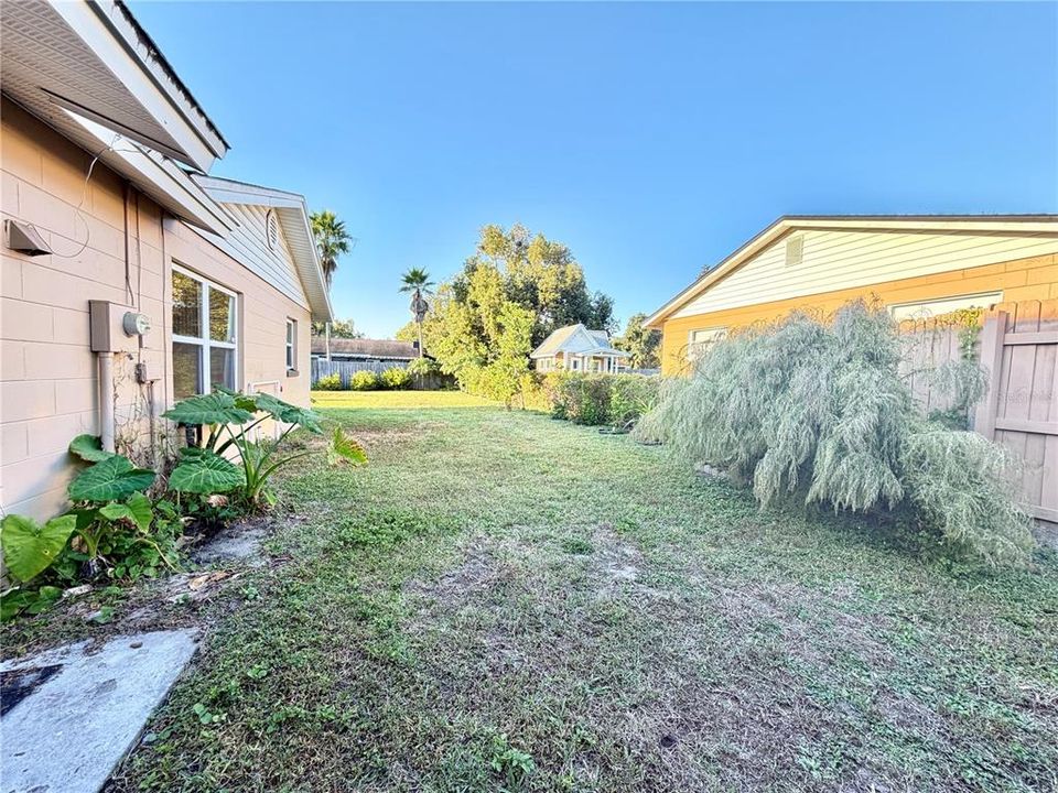 For Rent: $2,400 (3 beds, 2 baths, 1238 Square Feet)