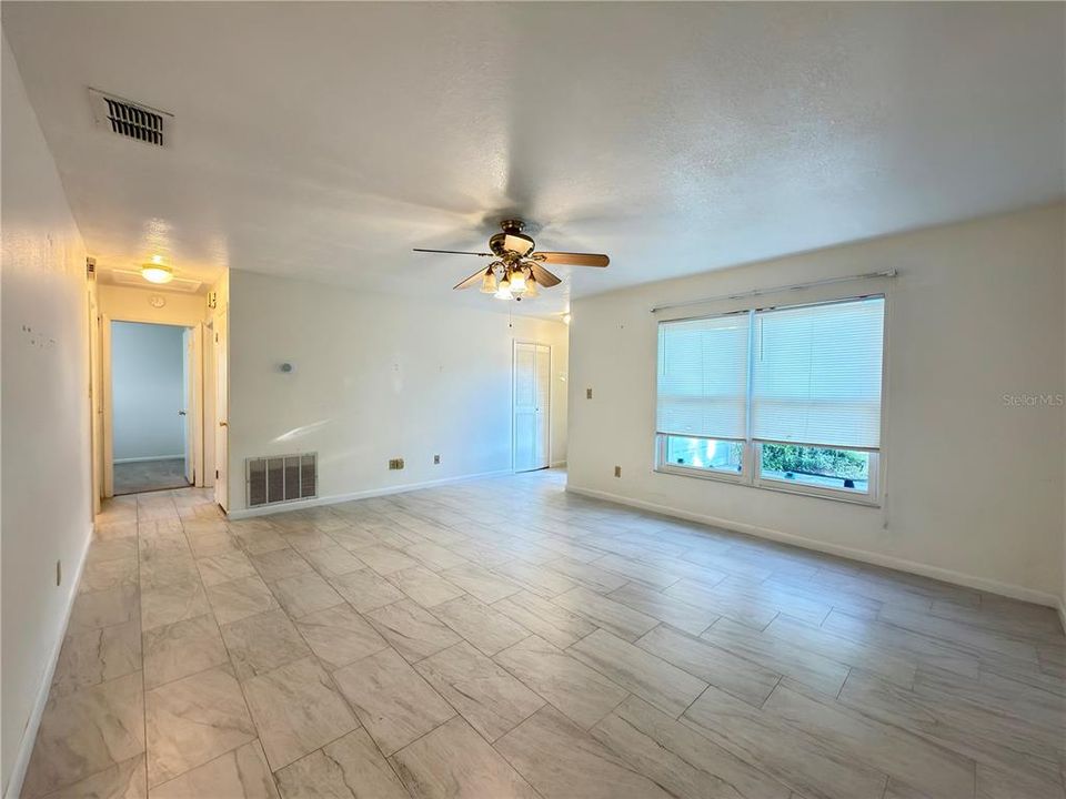 For Rent: $2,400 (3 beds, 2 baths, 1238 Square Feet)