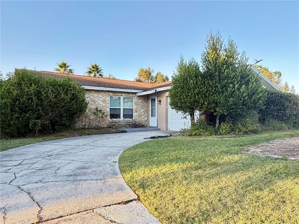 For Rent: $2,400 (3 beds, 2 baths, 1238 Square Feet)