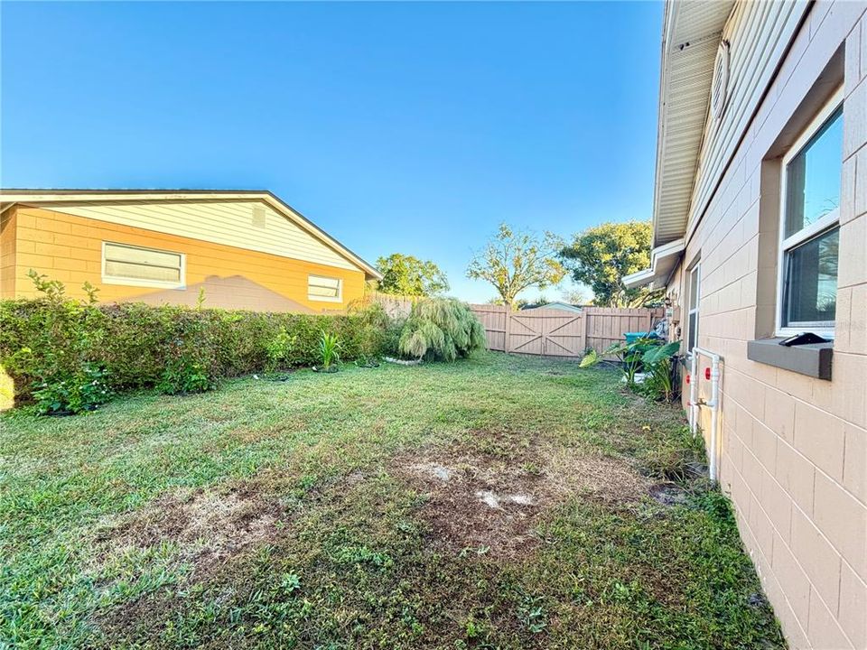 For Rent: $2,400 (3 beds, 2 baths, 1238 Square Feet)