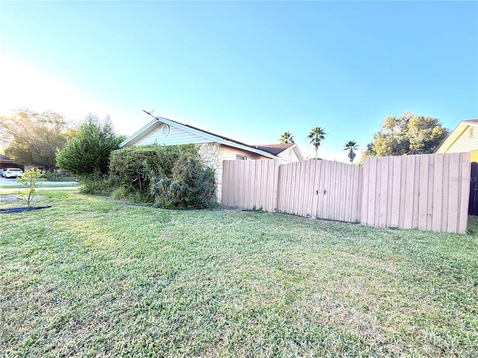 For Rent: $2,400 (3 beds, 2 baths, 1238 Square Feet)