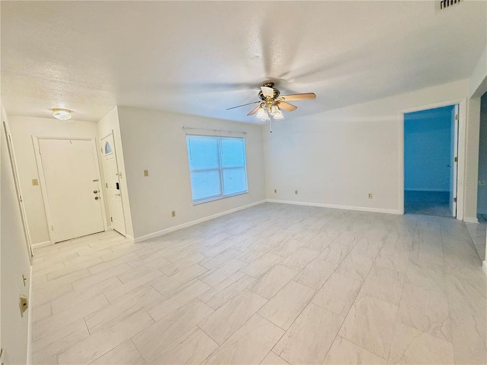 For Rent: $2,400 (3 beds, 2 baths, 1238 Square Feet)