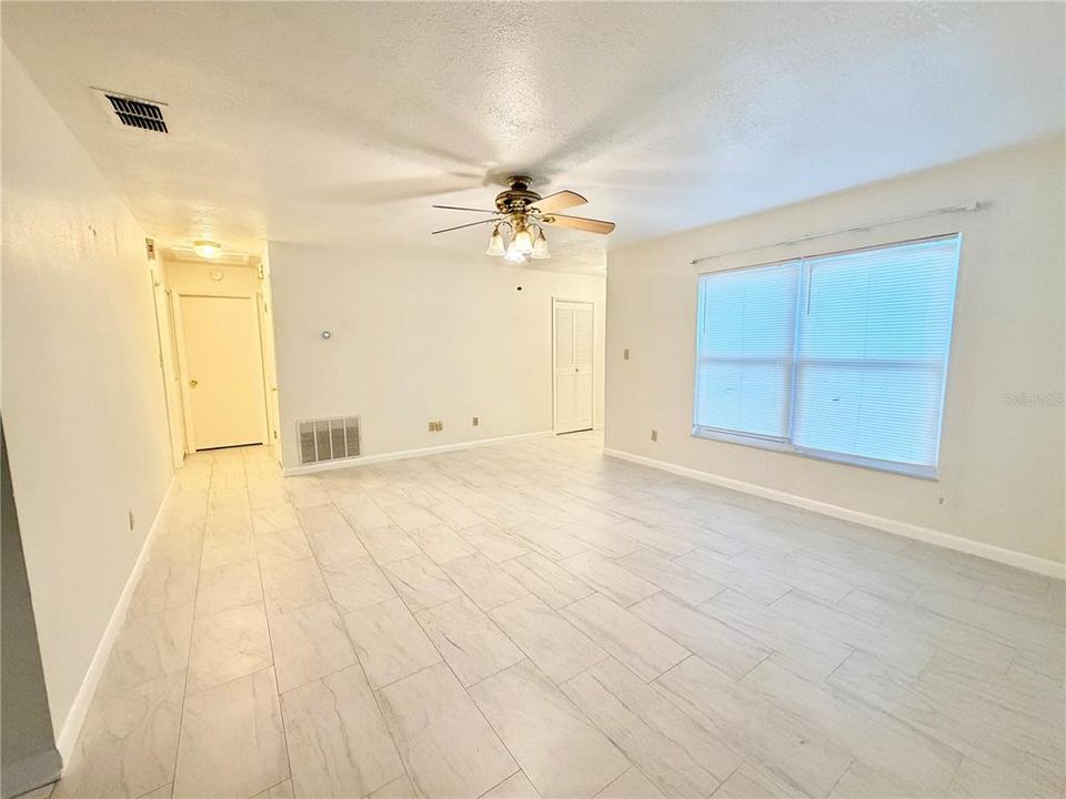 For Rent: $2,400 (3 beds, 2 baths, 1238 Square Feet)