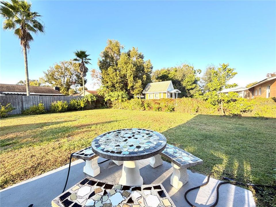 For Rent: $2,400 (3 beds, 2 baths, 1238 Square Feet)