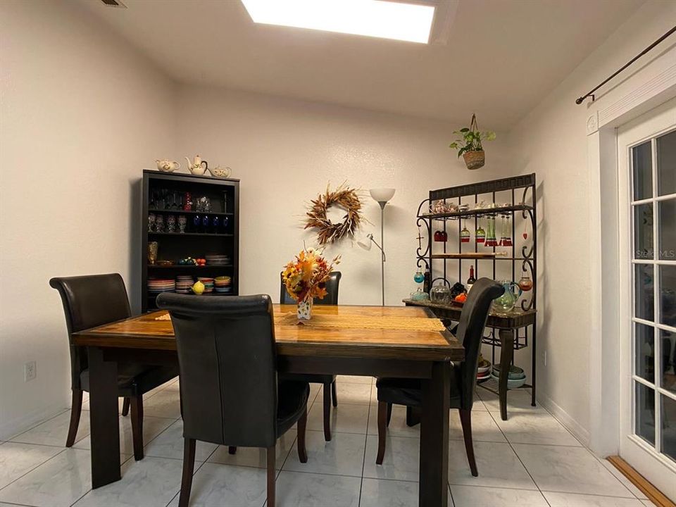 На продажу: $299,000 (3 спален, 2 ванн, 1602 Квадратных фут)