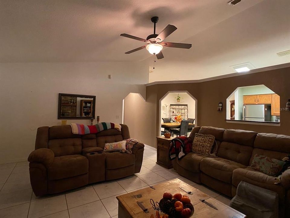 На продажу: $299,000 (3 спален, 2 ванн, 1602 Квадратных фут)