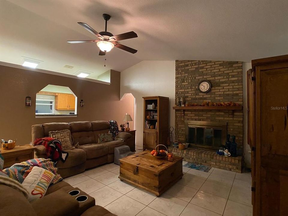 На продажу: $299,000 (3 спален, 2 ванн, 1602 Квадратных фут)