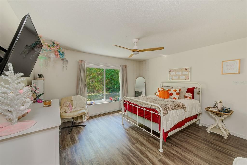 For Sale: $324,000 (3 beds, 2 baths, 2153 Square Feet)