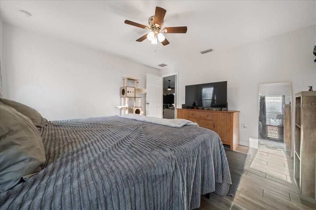 En Venta: $254,900 (3 camas, 2 baños, 1332 Pies cuadrados)