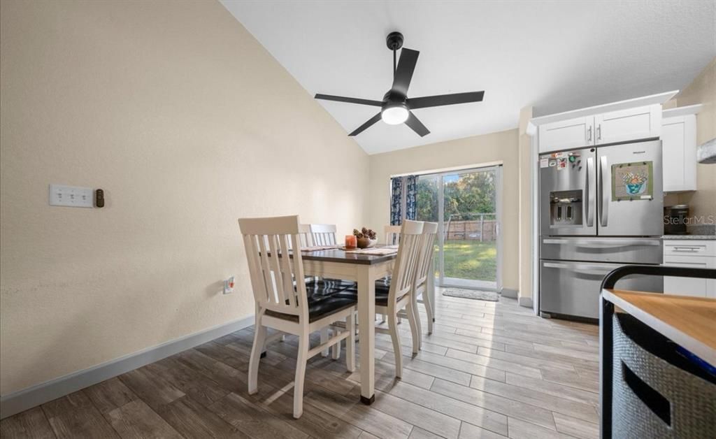 En Venta: $254,900 (3 camas, 2 baños, 1332 Pies cuadrados)