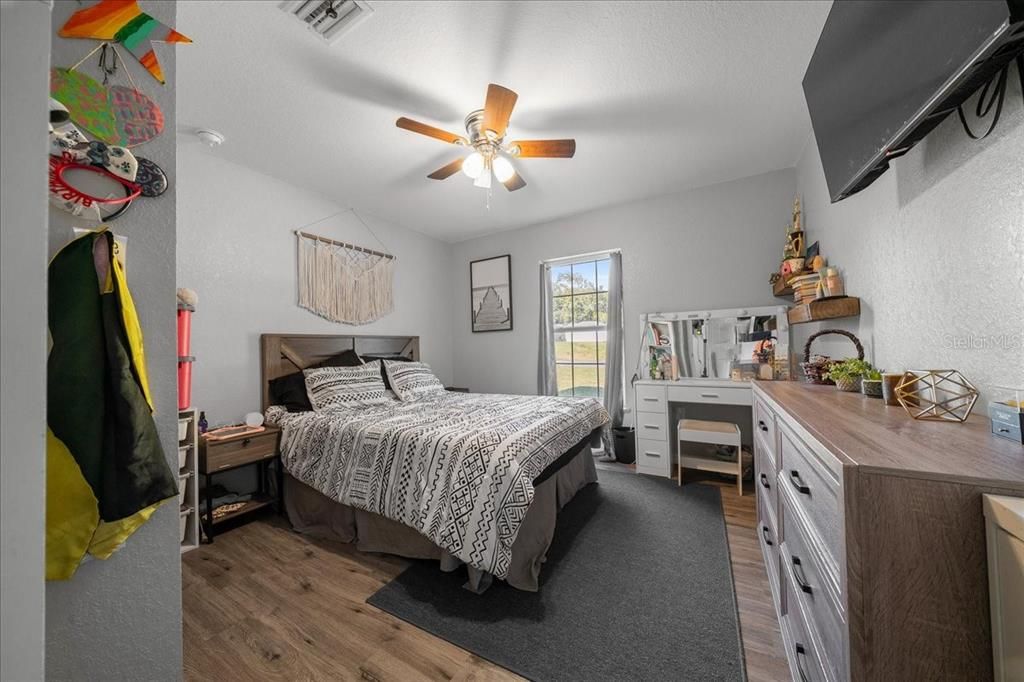 En Venta: $254,900 (3 camas, 2 baños, 1332 Pies cuadrados)