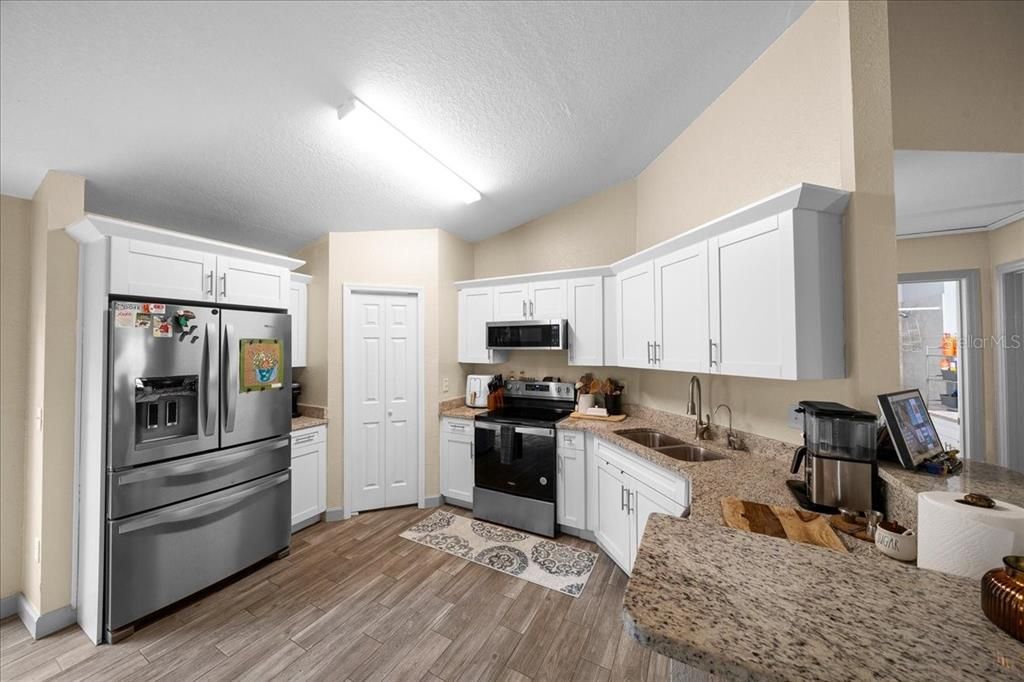 En Venta: $254,900 (3 camas, 2 baños, 1332 Pies cuadrados)