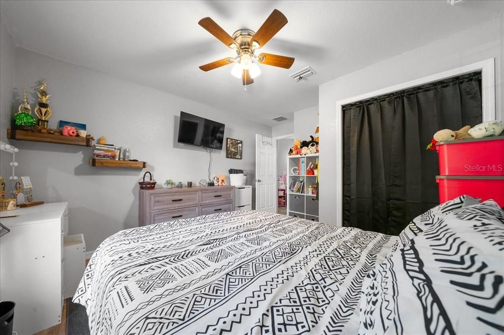 En Venta: $254,900 (3 camas, 2 baños, 1332 Pies cuadrados)