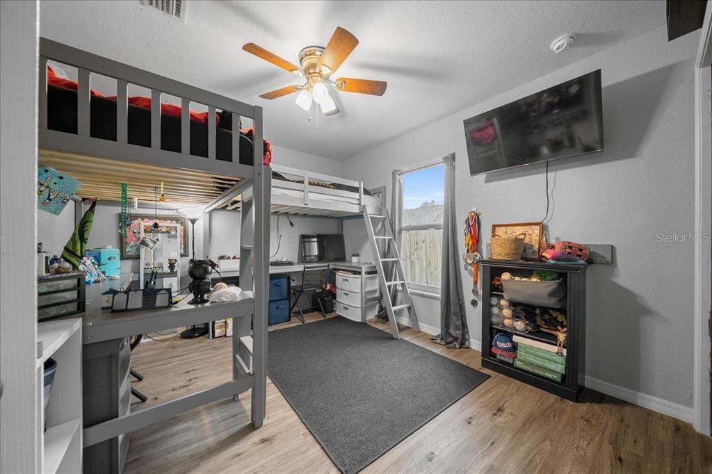 En Venta: $254,900 (3 camas, 2 baños, 1332 Pies cuadrados)