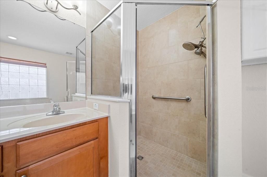 For Sale: $245,000 (2 beds, 2 baths, 1337 Square Feet)