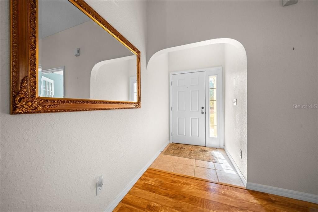 For Sale: $245,000 (2 beds, 2 baths, 1337 Square Feet)