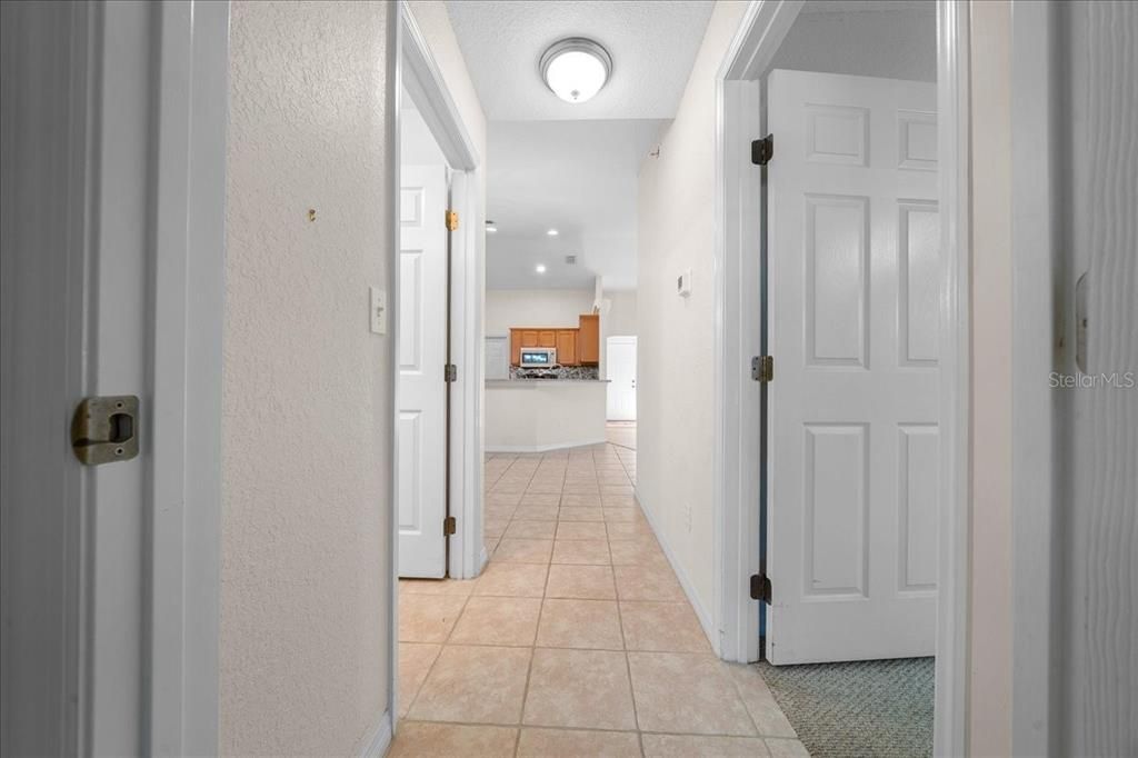 For Sale: $245,000 (2 beds, 2 baths, 1337 Square Feet)