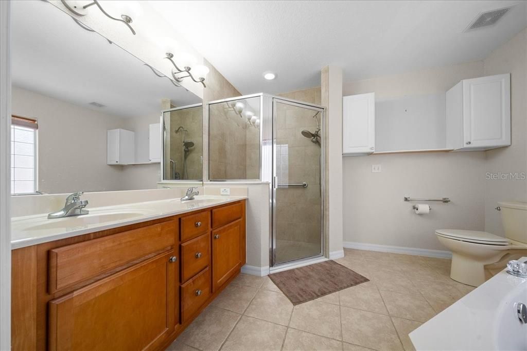 For Sale: $245,000 (2 beds, 2 baths, 1337 Square Feet)