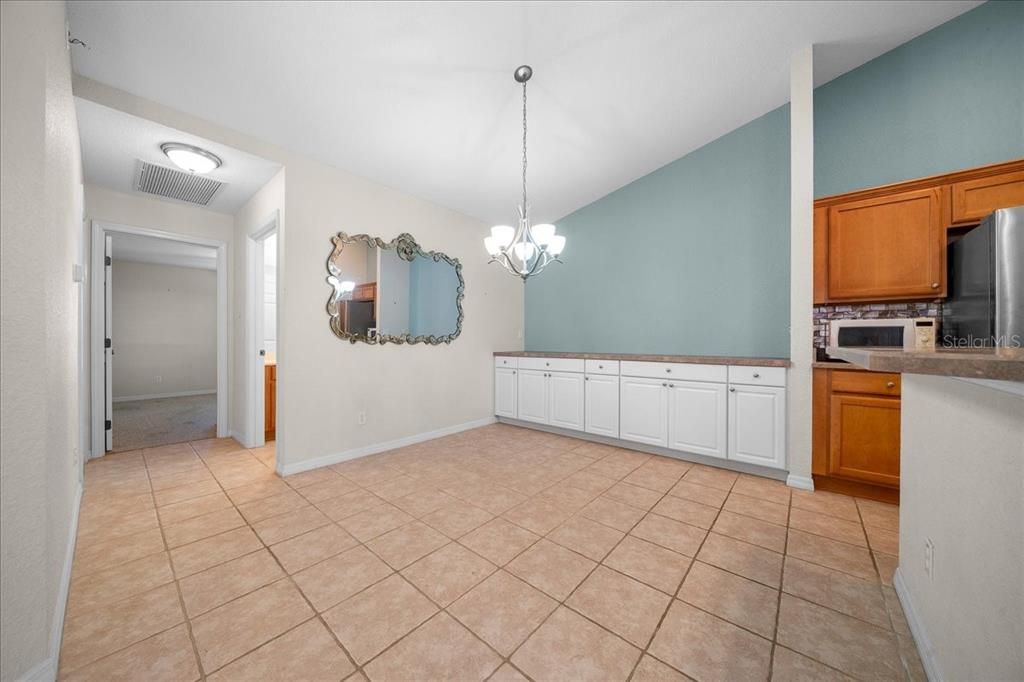 For Sale: $245,000 (2 beds, 2 baths, 1337 Square Feet)