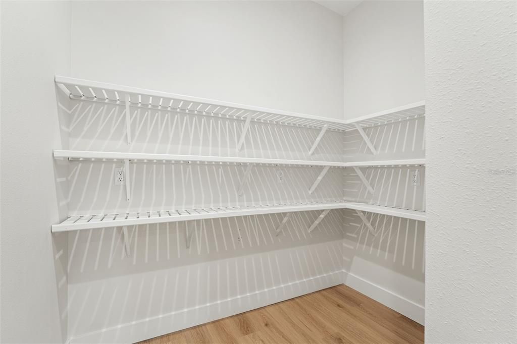 На продажу: $1,075,000 (5 спален, 4 ванн, 4368 Квадратных фут)