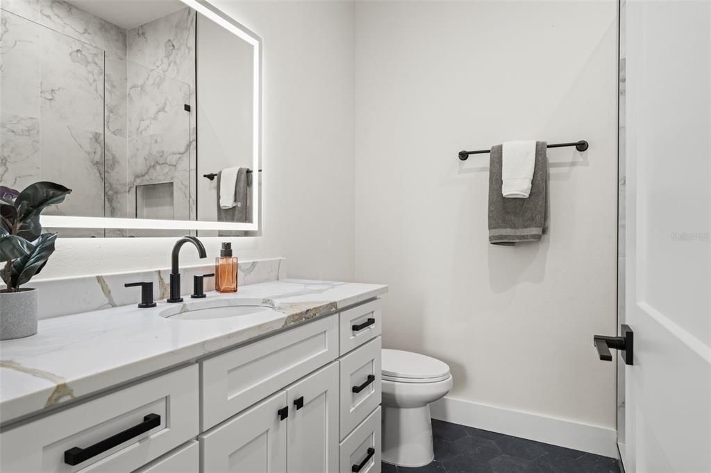 На продажу: $1,075,000 (5 спален, 4 ванн, 4368 Квадратных фут)