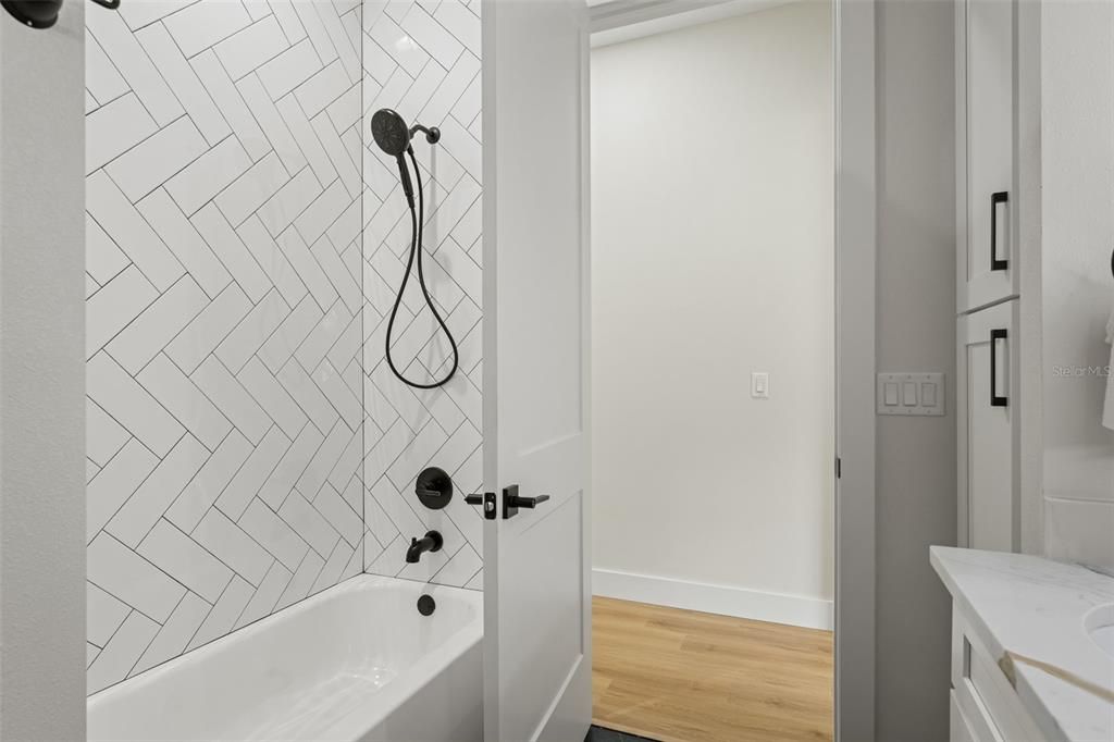 На продажу: $1,075,000 (5 спален, 4 ванн, 4368 Квадратных фут)