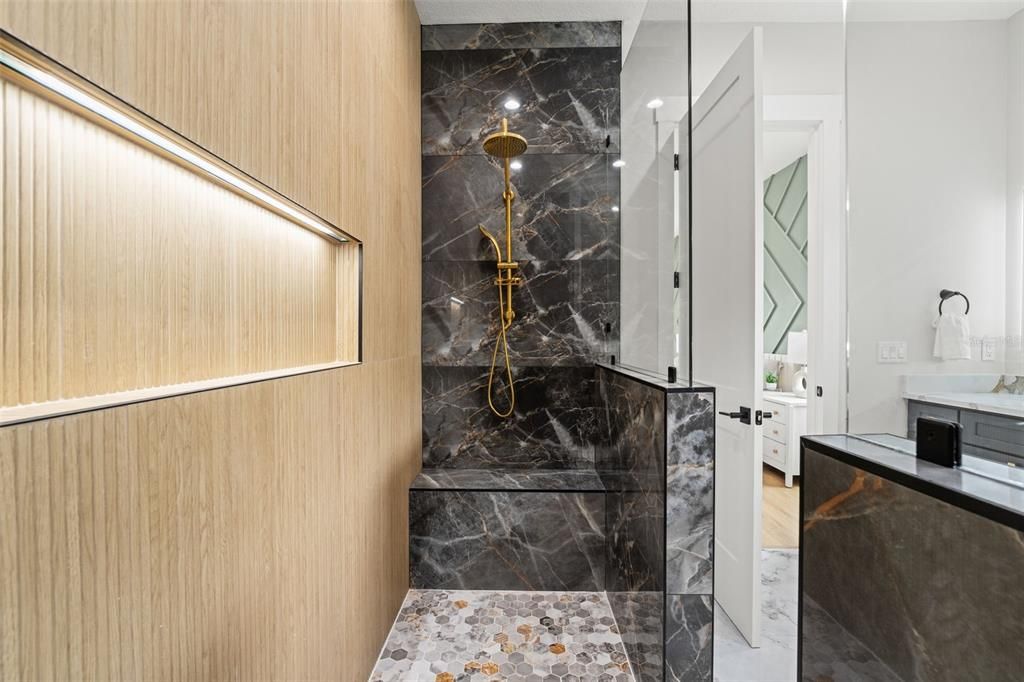 На продажу: $1,075,000 (5 спален, 4 ванн, 4368 Квадратных фут)