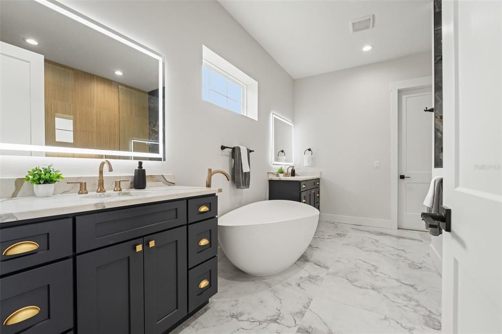 На продажу: $1,075,000 (5 спален, 4 ванн, 4368 Квадратных фут)