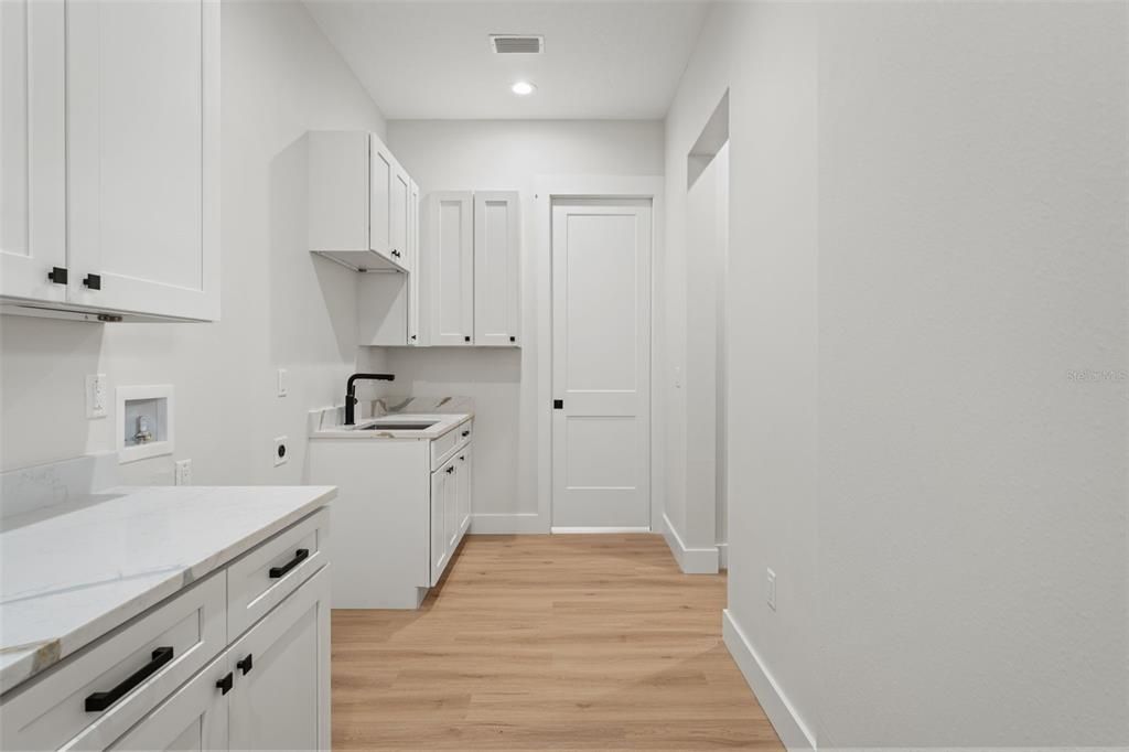 На продажу: $1,075,000 (5 спален, 4 ванн, 4368 Квадратных фут)