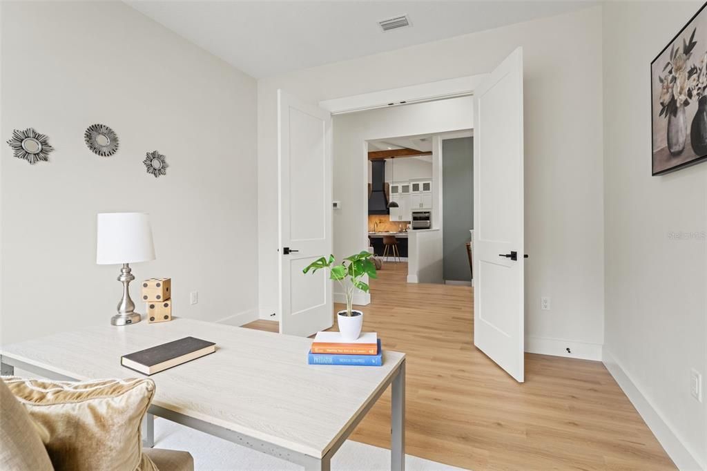 На продажу: $1,075,000 (5 спален, 4 ванн, 4368 Квадратных фут)