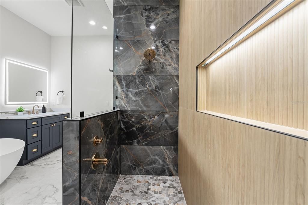 На продажу: $1,075,000 (5 спален, 4 ванн, 4368 Квадратных фут)