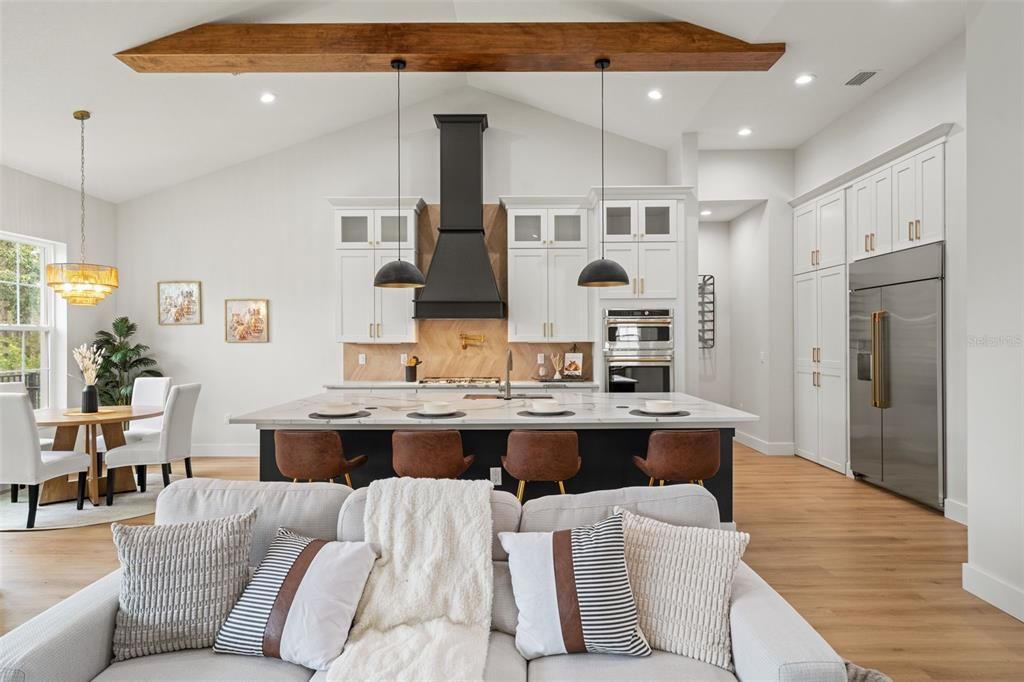 На продажу: $1,075,000 (5 спален, 4 ванн, 4368 Квадратных фут)