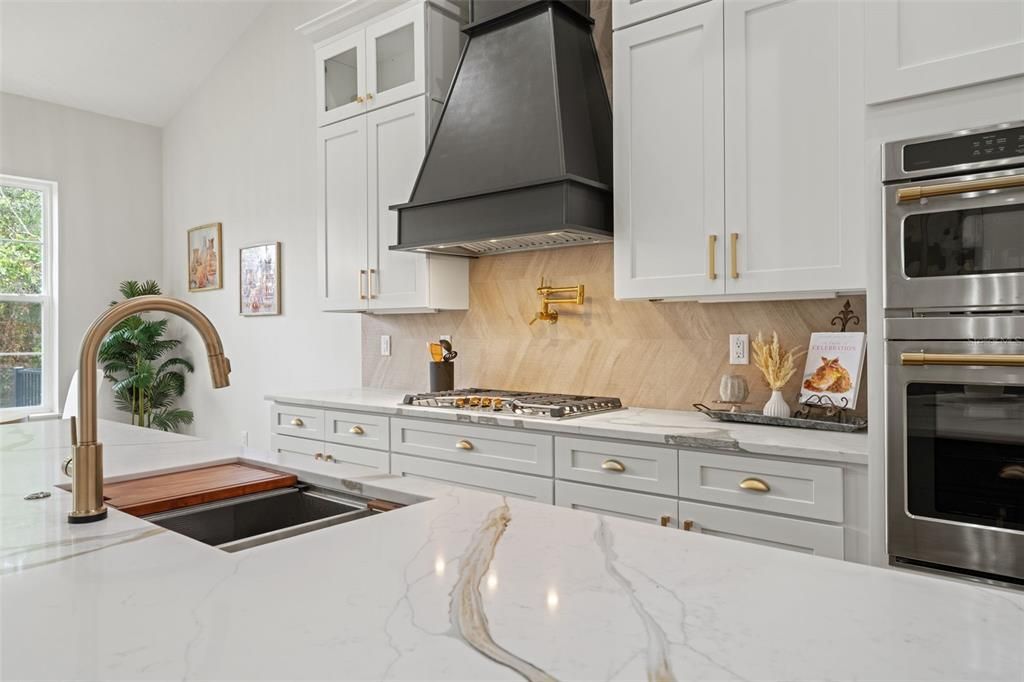 На продажу: $1,075,000 (5 спален, 4 ванн, 4368 Квадратных фут)