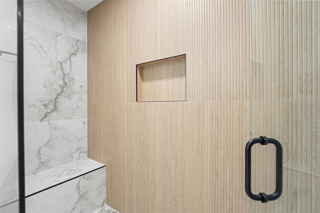 На продажу: $1,075,000 (5 спален, 4 ванн, 4368 Квадратных фут)